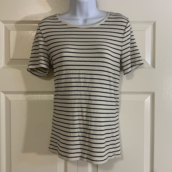 A new day, strip T shirt Orr, scoop neck, near new , medium - Picture 1 of 12